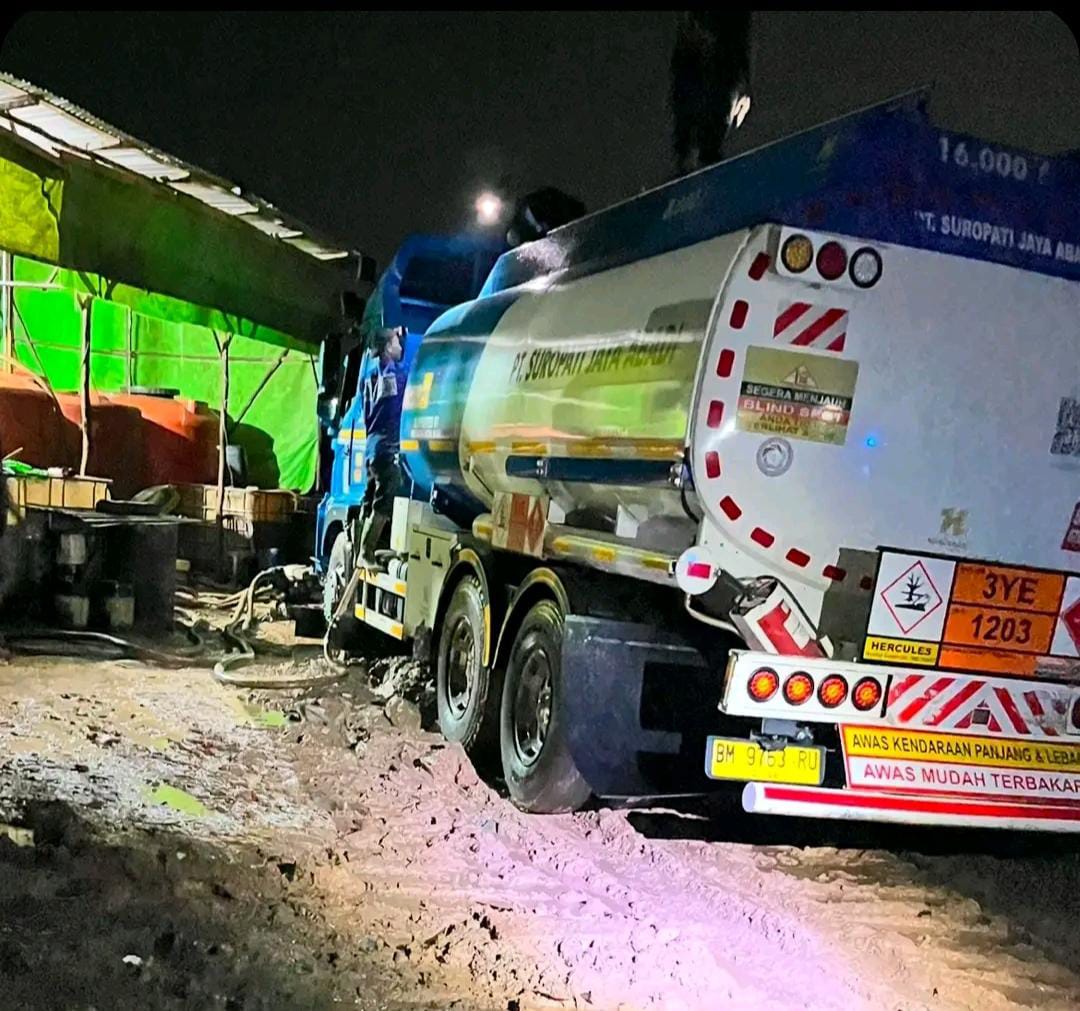 Gudang BBM Ilegal Tepat di Depan Citraland, Armada Resmi PT SJA Diduga Jadi Alat Mafia Minyak