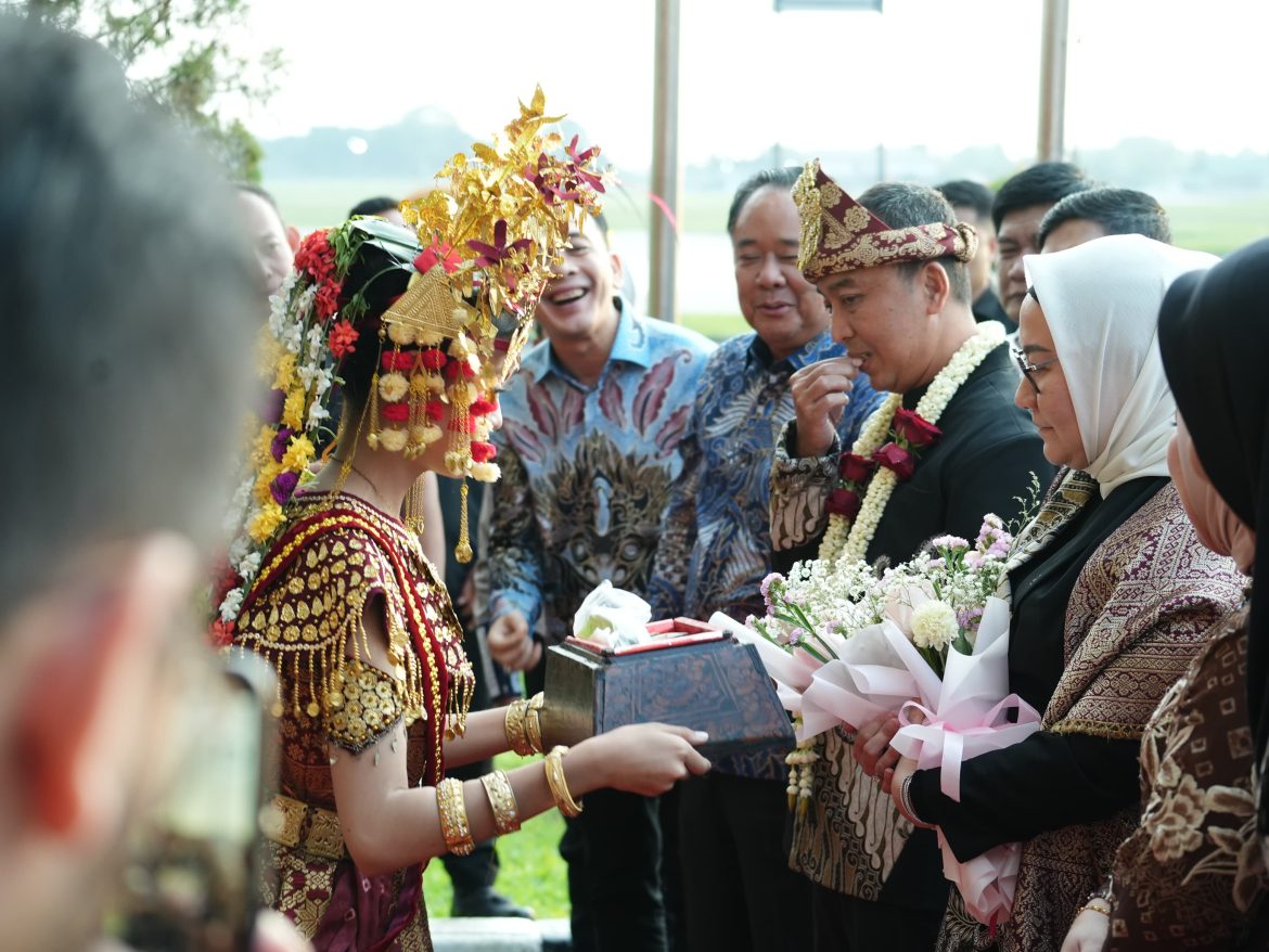 Wakapolda bersama Forkopimda Sumsel Sambut Kedatangan Irjen Pol Sandi Nugroho di Bumi Sriwijaya 