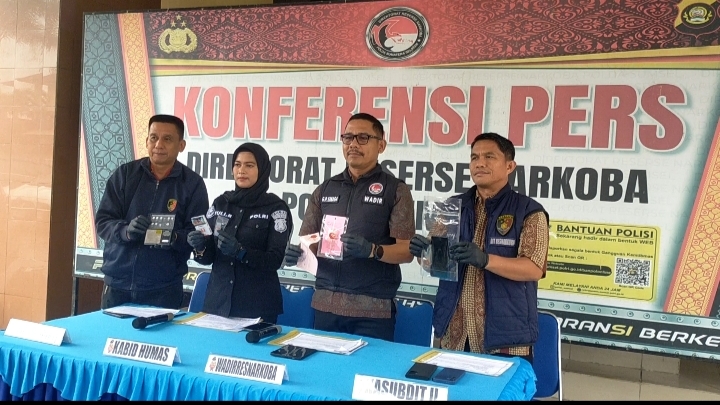 Ditresnarkoba Polda Sumsel Menangkap TR Warga Oku Timur Bandar Narkoba Mengaku Wartawan