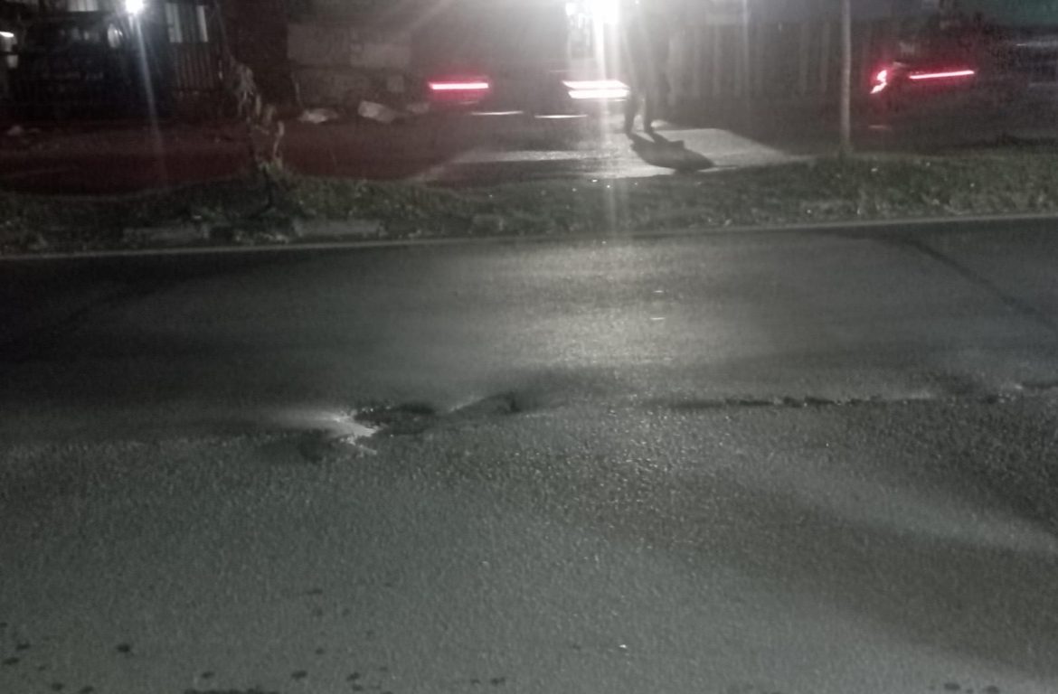 Jalan Nasional Kimarogan Jalan Maut! Berlobang Puluhan Lampu Redup Dinas Terkait Diminta Tanggung Jawab.!