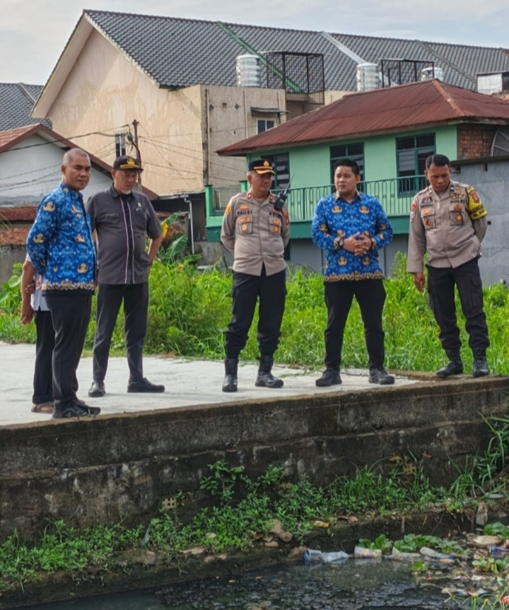 Camat Ilir Barat I Beserta jajaran Polsek IB 1 Tinjau Pabrik Tahu Terkait Dugaan Pencemaran Lingkungan, Pengusaha Diundang Rapat