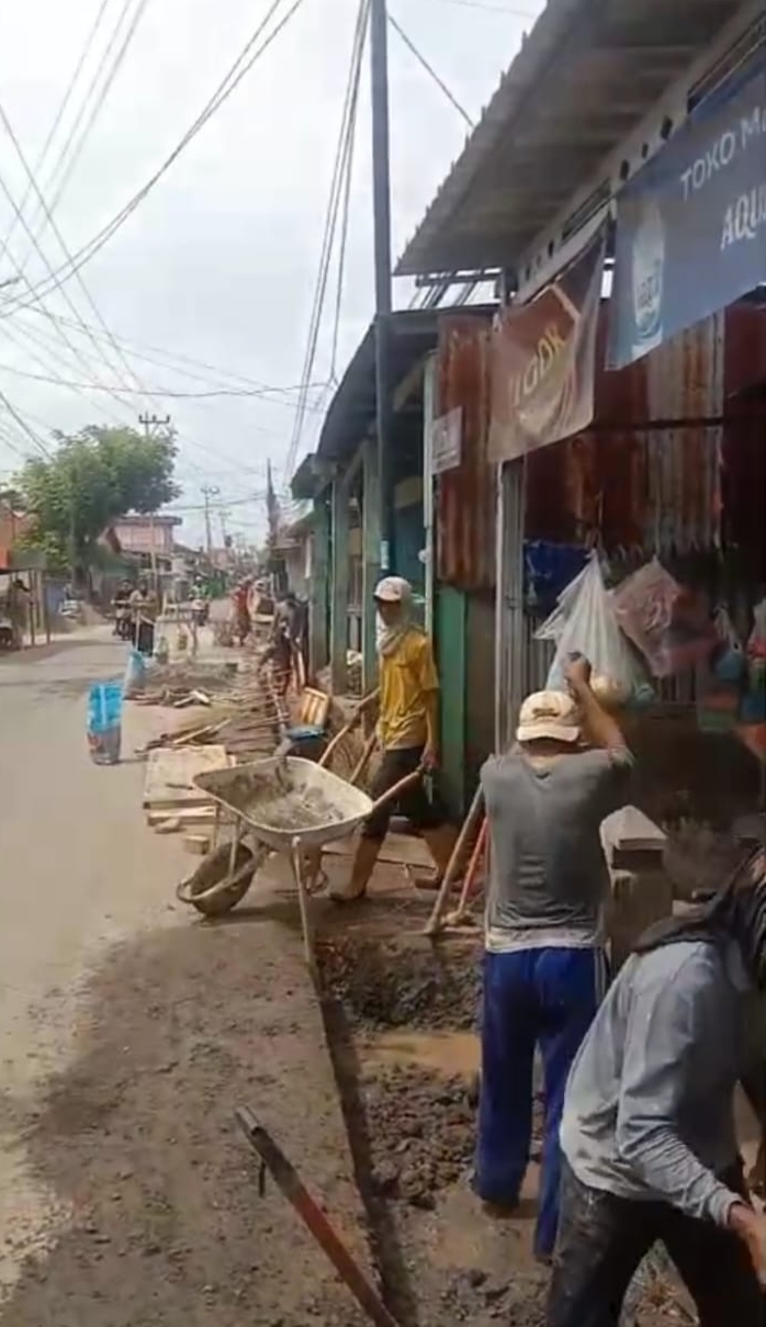 Proyek Pembangunan Drainase di Kelurahan Kemas Rindo Jadi Sorotan Publik, Tanpa Informasi Resmi di Lokasi