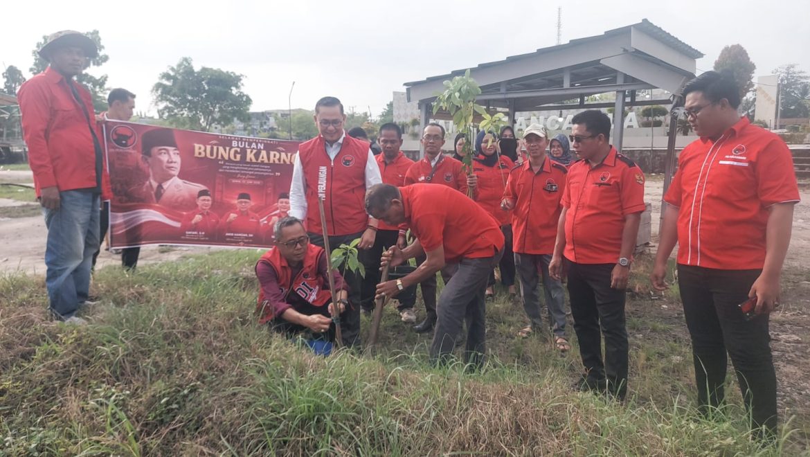 Kenang Jasa Bung Karno, PDIP Ogan Ilir Gelar Yasinan dan Aksi Tanam Pohon