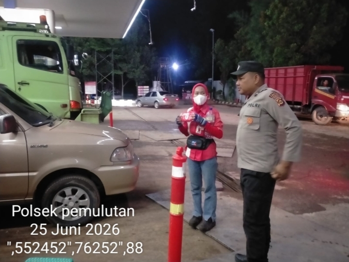 Monitoring dan Patroli SPBU, Polsek Pemulutan Ogan Ilir Pastikan Distribusi BBM Lancar dan Situasi Tetap Kondusif