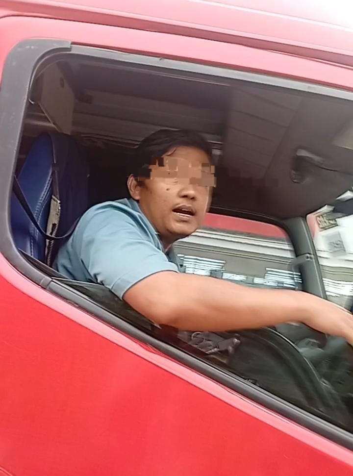 Viral! Bus fedeer BG 7365 OI Diduga Ngebut di Talang Kelapa, Warga Keluhkan Nyaris Terserempet