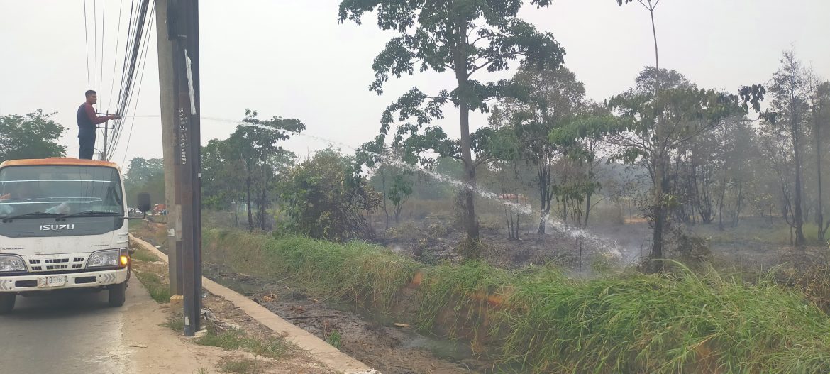 Kebakaran Lahan Dekat TPU Sematang Borang, BPBD dan Damkar Bergerak Cepat