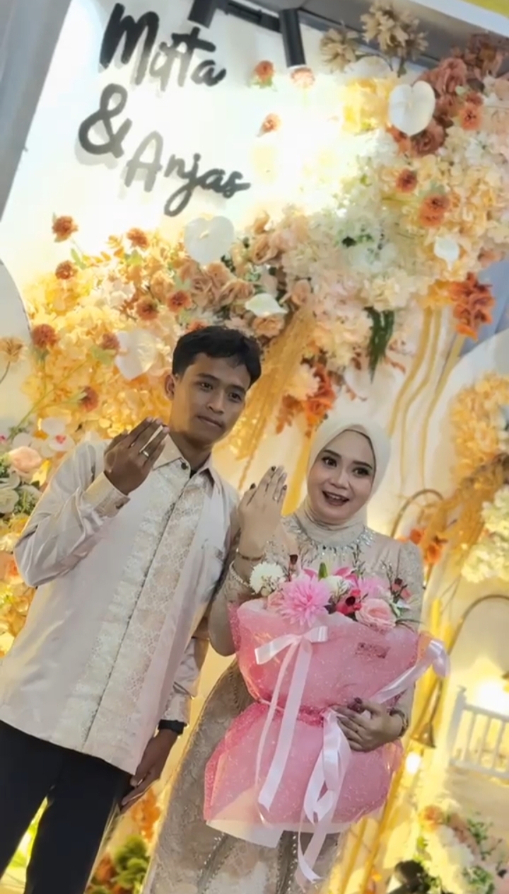 Lamaran dan Seserahan Mifta Hurrahma dan Anjas Pramudya Digelar Khidmat di Palembang